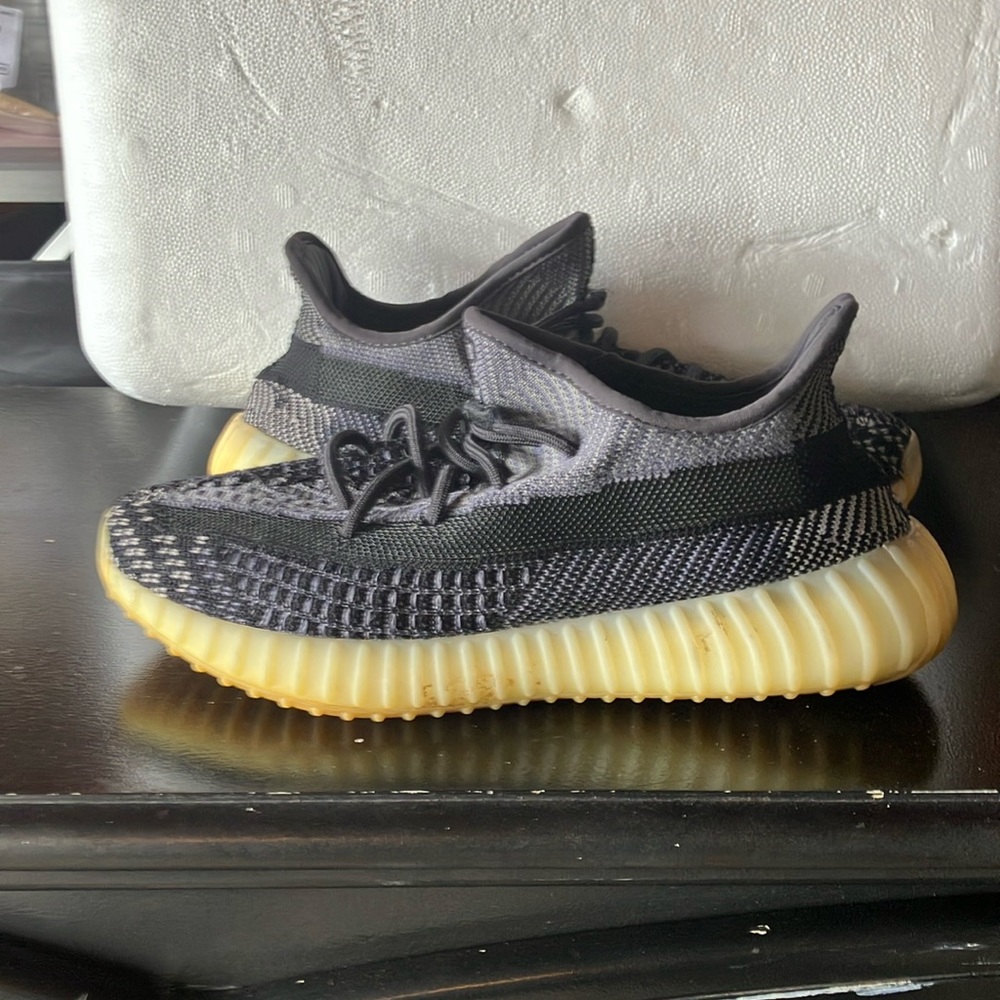 Yeezy 350 Carbon